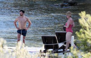 Katy Perry, Orlando Bloom Shares Kiss While Swimming In Turkey