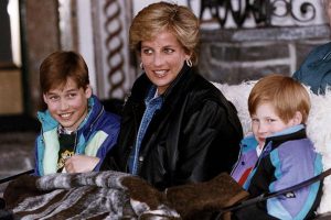 princess diana with her sons-min